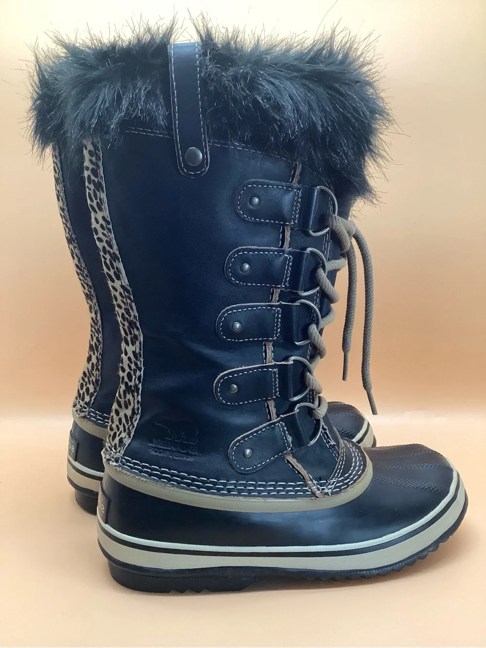 RARE Sorel Joan of Artic Black Leather Winter Boots with Cheetah Print Trim